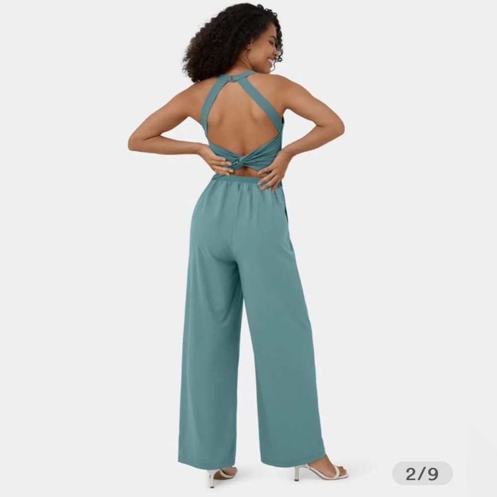 NWOT Halara Breezeful Backless Cut Out Flowy Quick Dry Jumpsuit Size XSmall